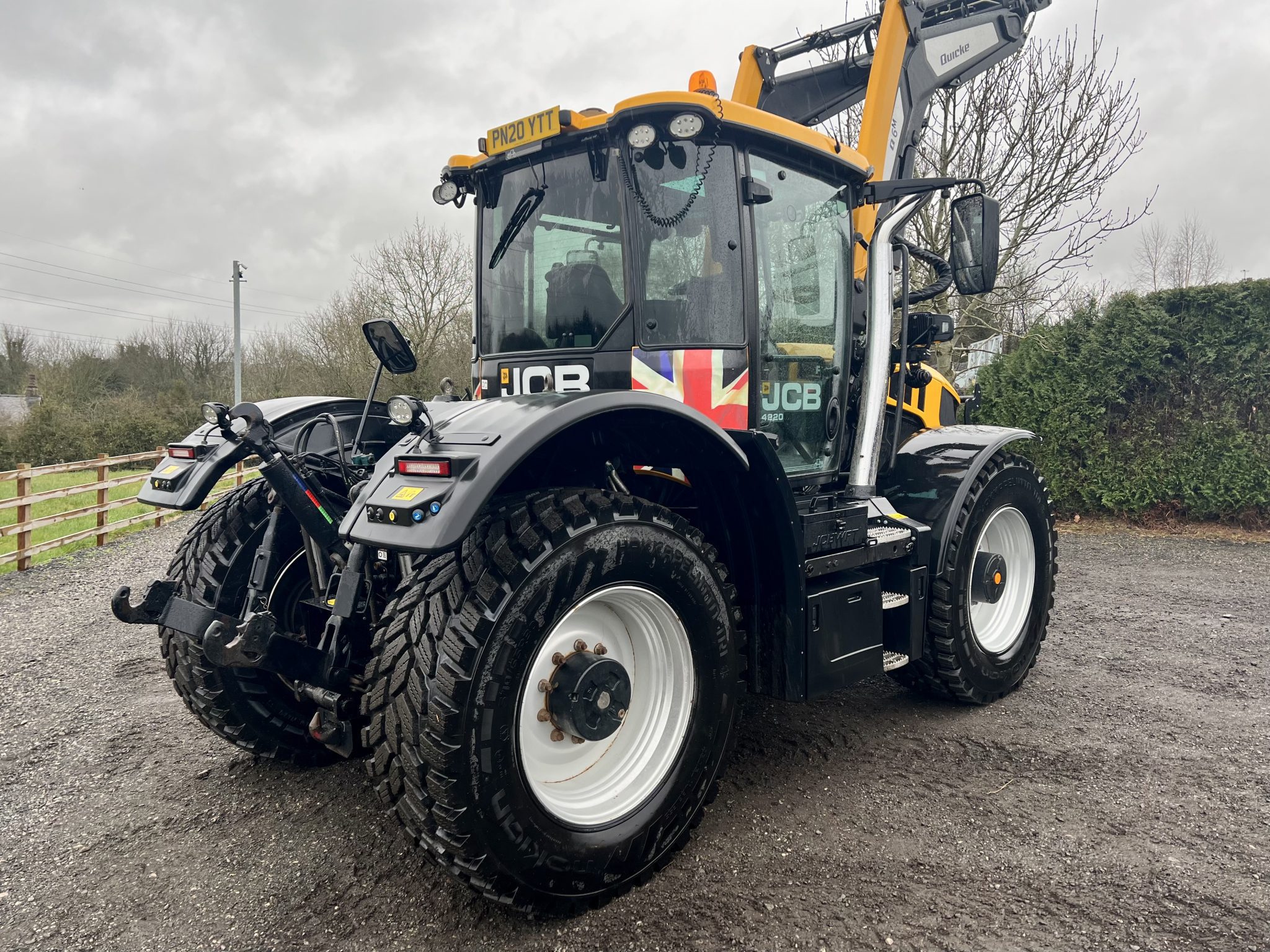 2020 JCB Fastrac 4220 WFT c/w Quicke Q6M Front Loader For Sale