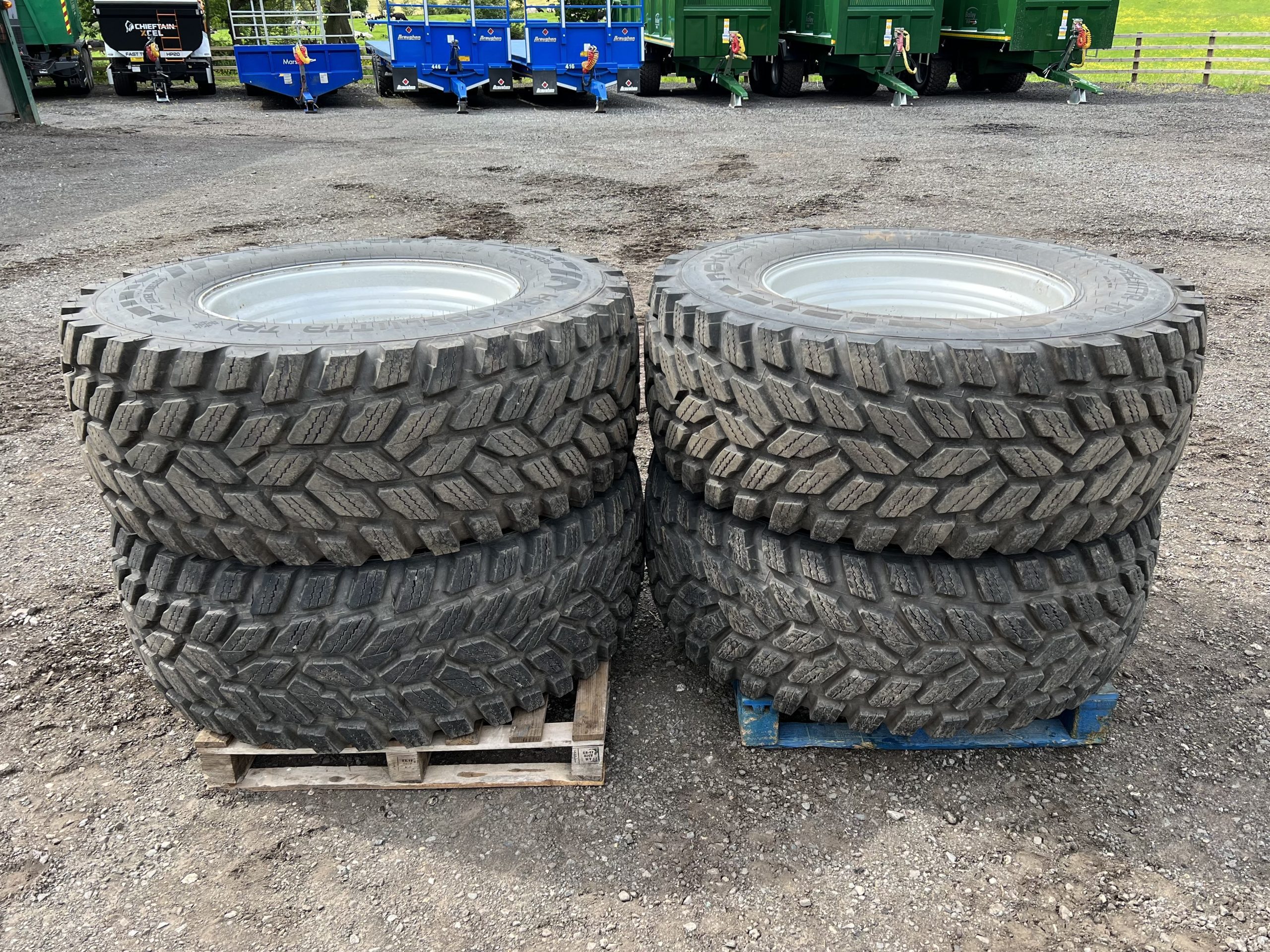 jcb-fastrac-wheels-tyres-nokian-540-65-r30-for-sale-dewhurst