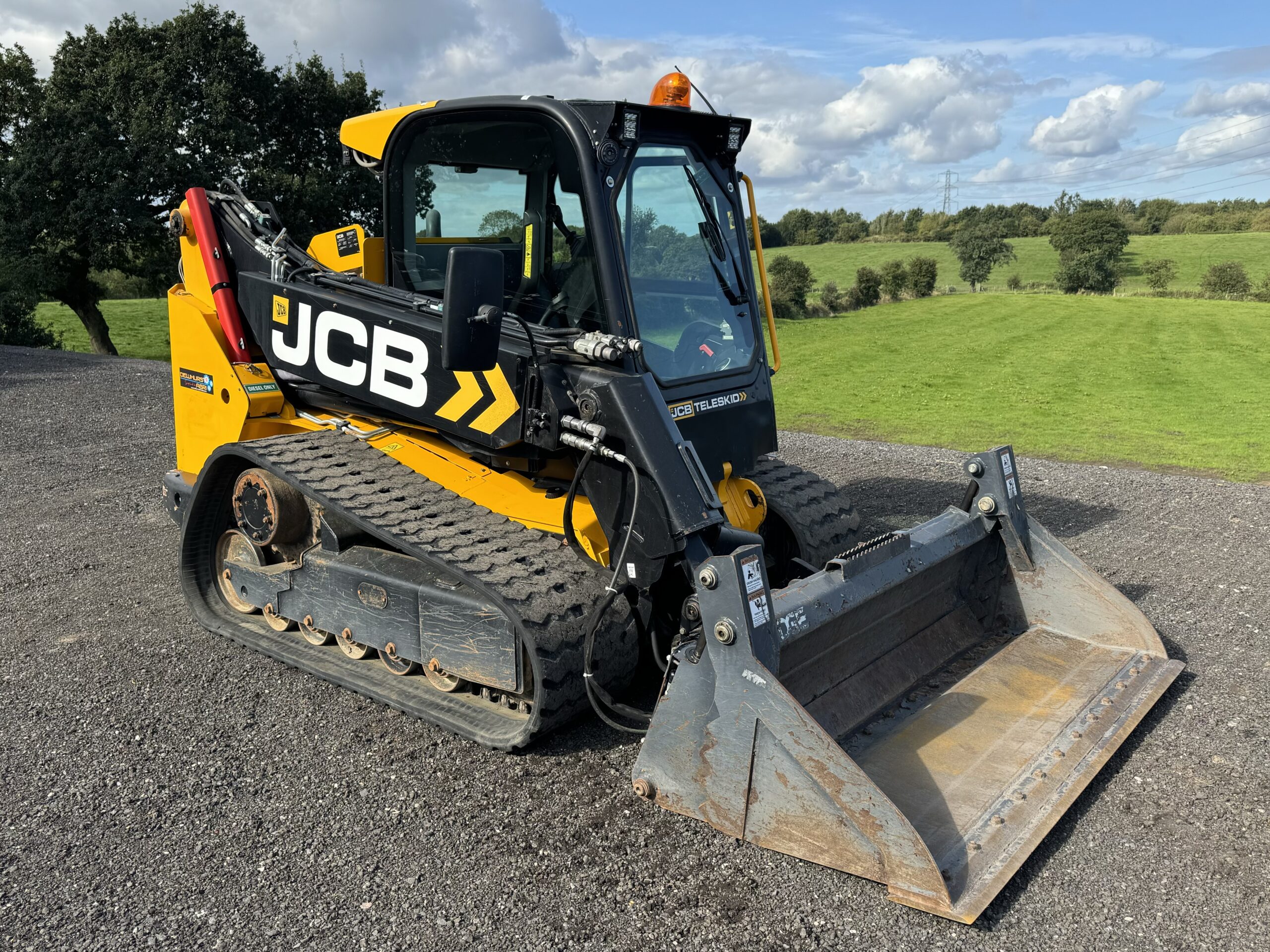 JCB Teleskid 3TS-8T Tracked Skidsteer For Sale - Dewhurst Agricultural